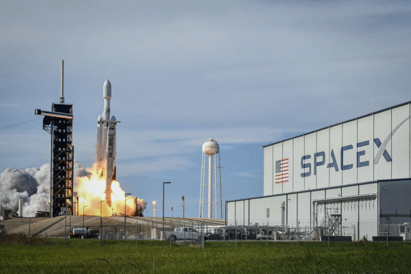 Should Private Companies Lead Space Exploration? A New Space Age or a Risky Gamble? download (1)